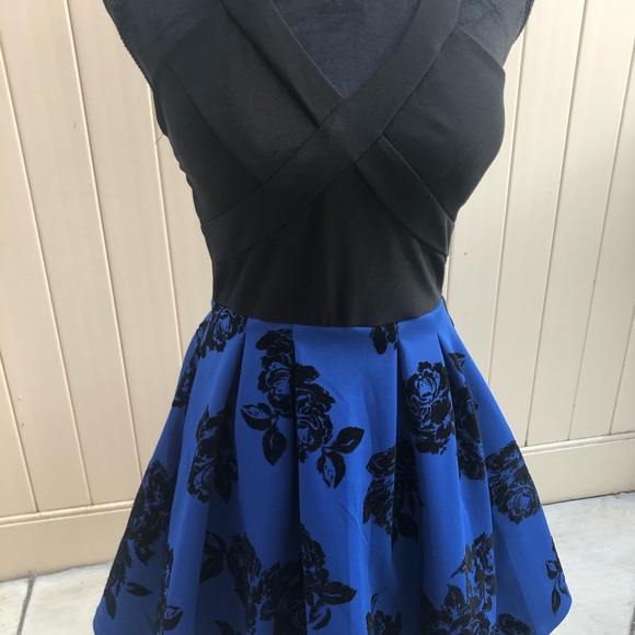 Formal/Semi-Formal - Picture 3 of 5